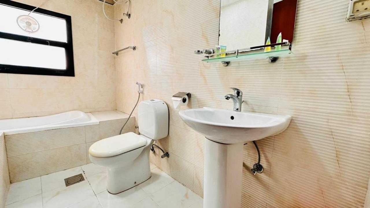 Sharjah Plaza Hotel Екстер'єр фото