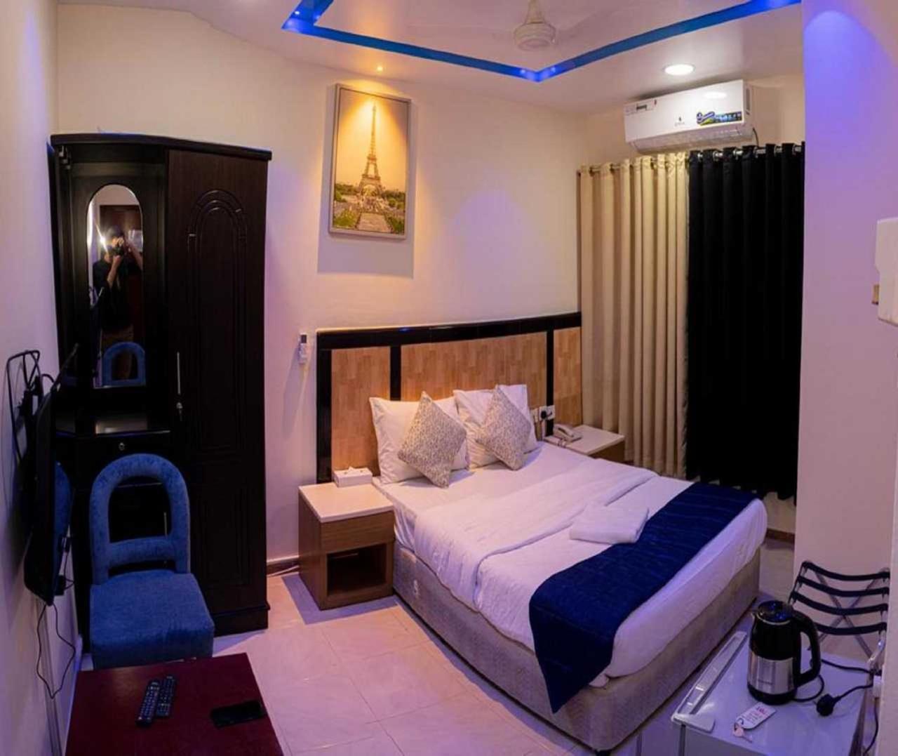 Sharjah Plaza Hotel Екстер'єр фото